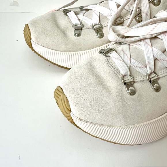 SOREL Women's Out N About III Conquest Hybrid Boots—SZ. 10 - Picture 7 of 17